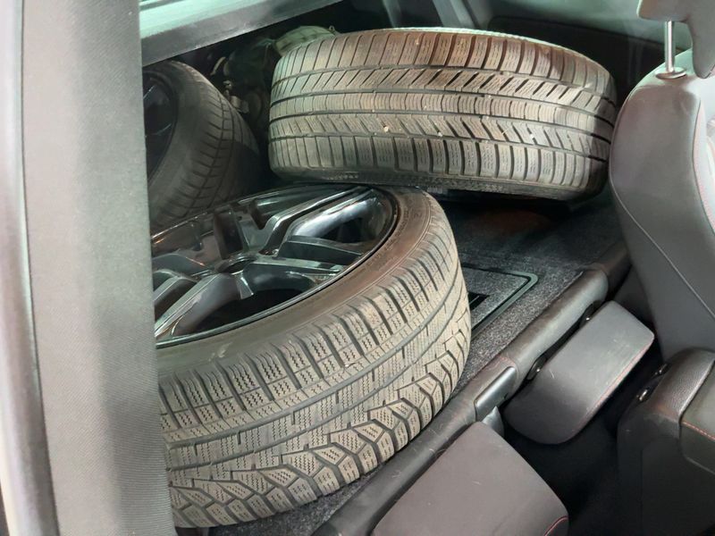 Volkswagen Golf VI 2.0 TSI GTI 2011 – снимка 20