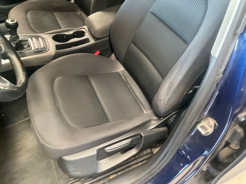 Audi A4 2.0 TDI Advanced Edition 2012 – снимка 30