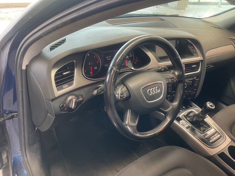 Audi A4 2.0 TDI Advanced Edition 2012 – снимка 28