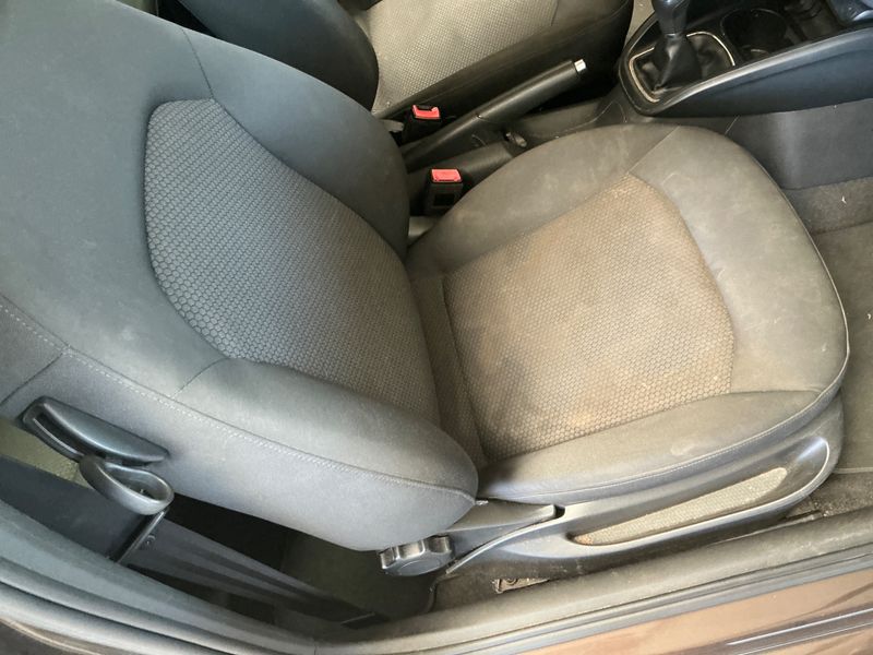 Audi A1 1.6 TDI Attraction 2014 – снимка 25