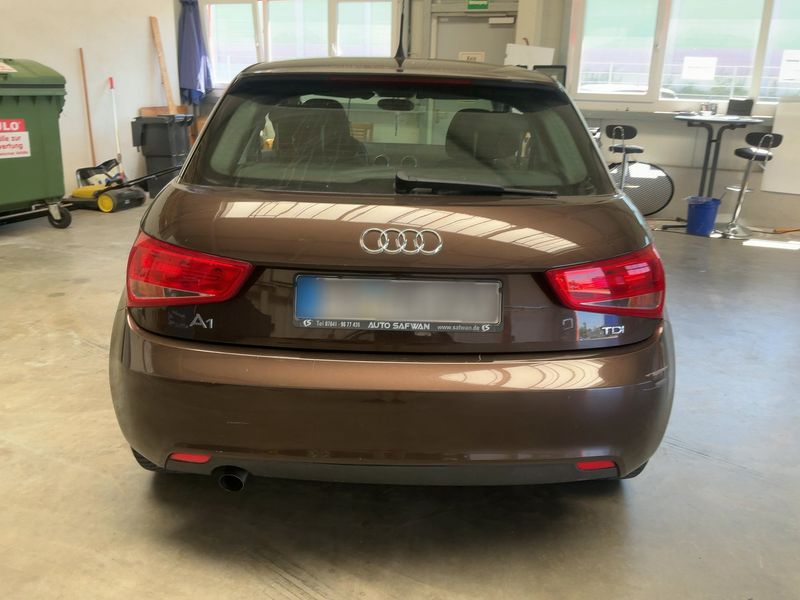 Audi A1 1.6 TDI Attraction 2014 – снимка 7