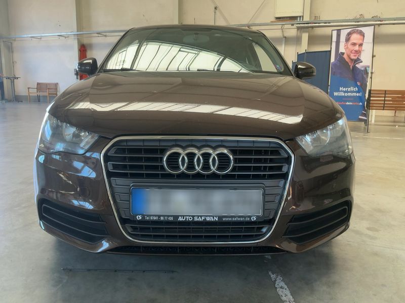 Audi A1 1.6 TDI Attraction 2014 – снимка 14