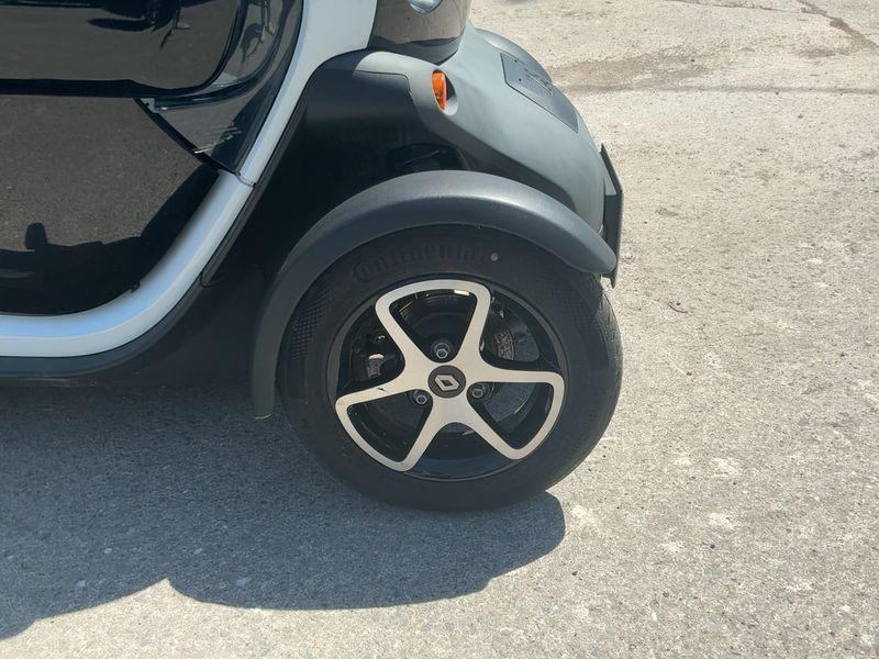 Renault Twizy electric drive 12,6 kW Intens 2020 – снимка 11