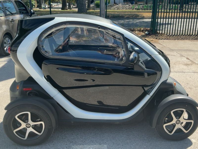 Renault Twizy electric drive 12,6 kW Intens 2020 – снимка 10