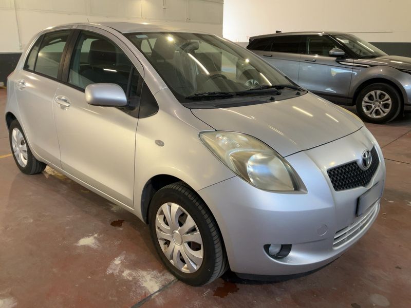 Toyota Yaris 1.0 VVT-i 2008 – снимка 12