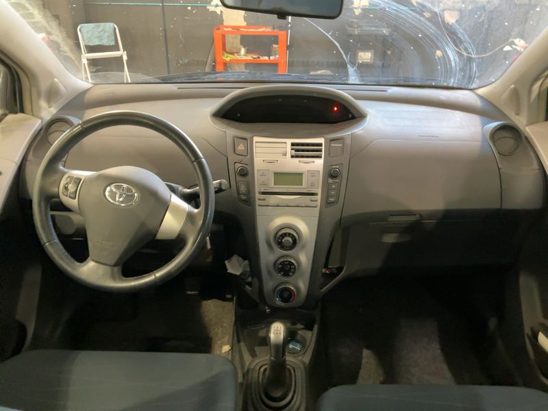 Toyota Yaris 1.0 VVT-i 2008 – снимка 17