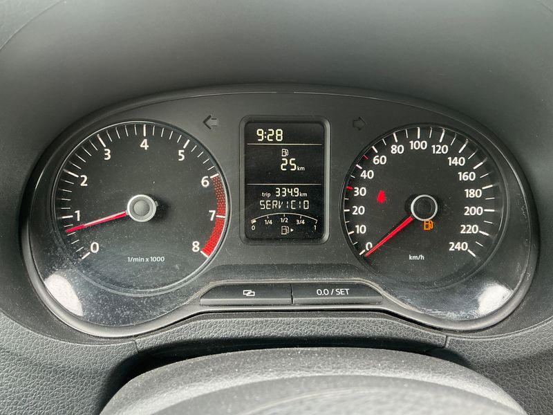Volkswagen Polo 1.4 MPI Advance 2011 – снимка 4