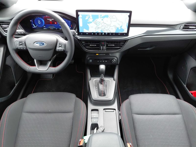 Ford Focus 1.0 EcoBoost Mild-Hybrid ST-Line X 2024 – снимка 11