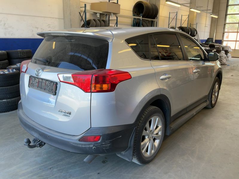 Toyota RAV 4 2.0 Executive 2013 – снимка 8