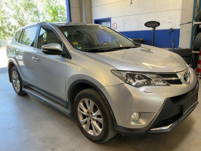 Toyota RAV 4 2.0 Executive 2013 – снимка 12