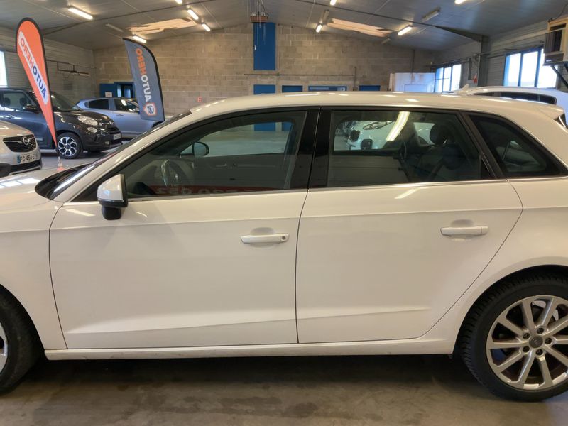 Audi A3 Sportback 1.6 TDI Design 2018 – снимка на щета 4