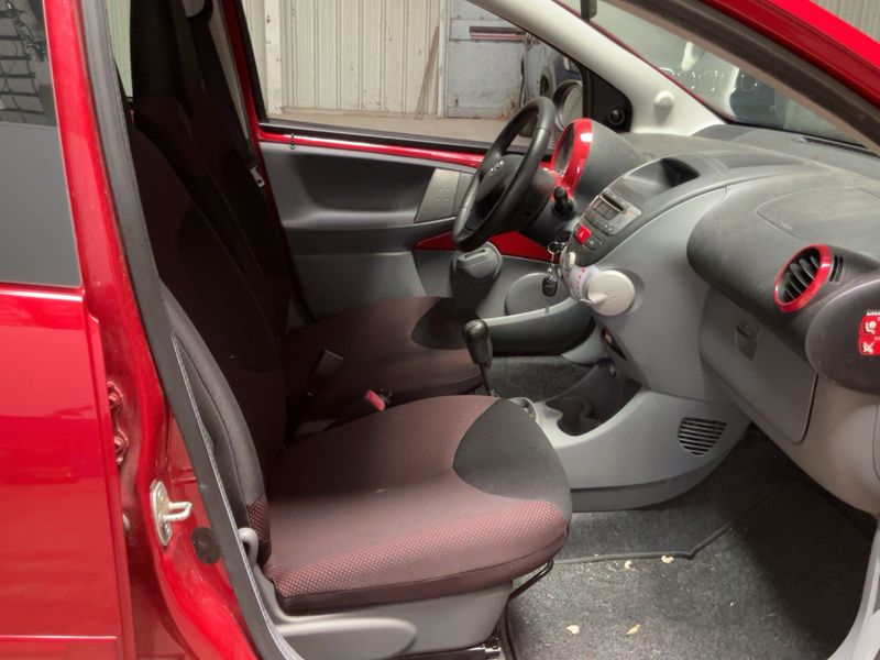 Toyota Aygo 1.0 Limited Edition 2010 – снимка 16