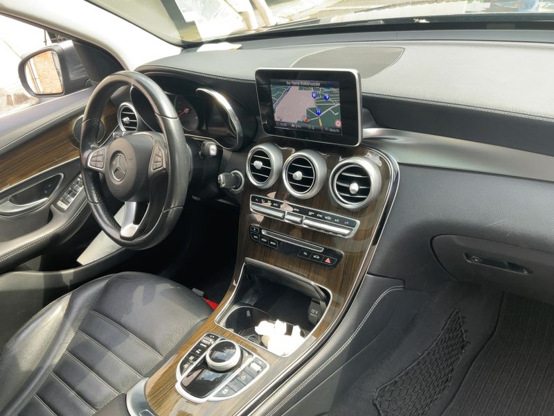 Mercedes-Benz GLC-Klasse GLC 220 4Matic AMG Line 2017 – снимка 17