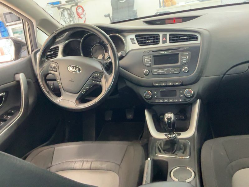 Kia cee'd 1.6 GDI Dream-Team 2013 – снимка 18