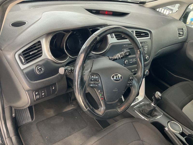 Kia cee'd 1.6 GDI Dream-Team 2013 – снимка 37