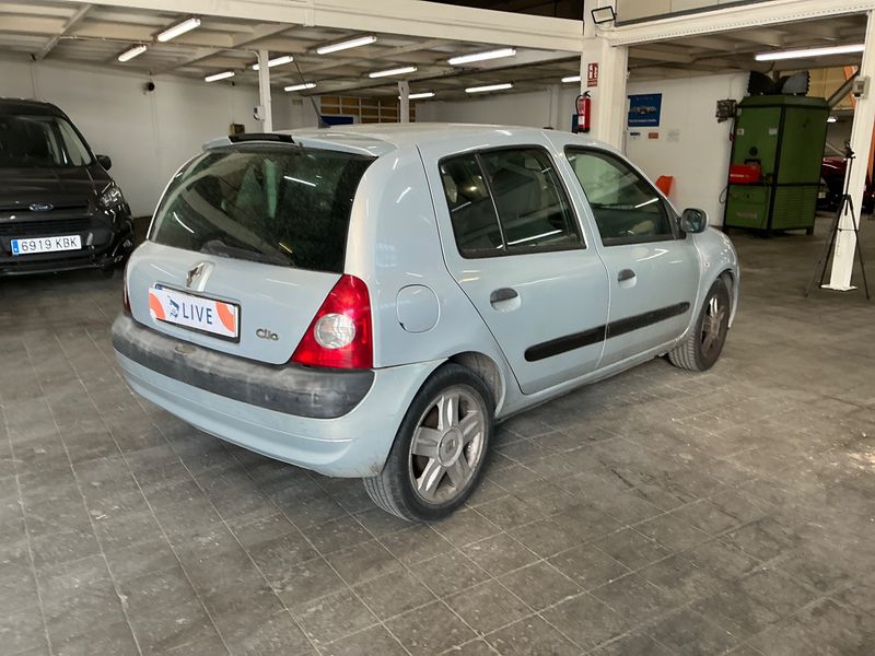 Renault Clio 1.5 dCi Pack Dynamique 2004 – снимка 2