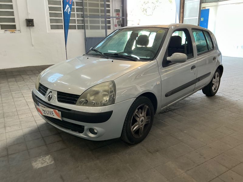 Renault Clio 1.5 dCi Pack Dynamique 2004 – снимка 1