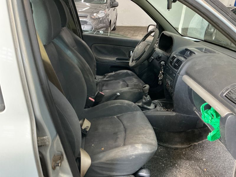 Renault Clio 1.5 dCi Pack Dynamique 2004 – снимка 3