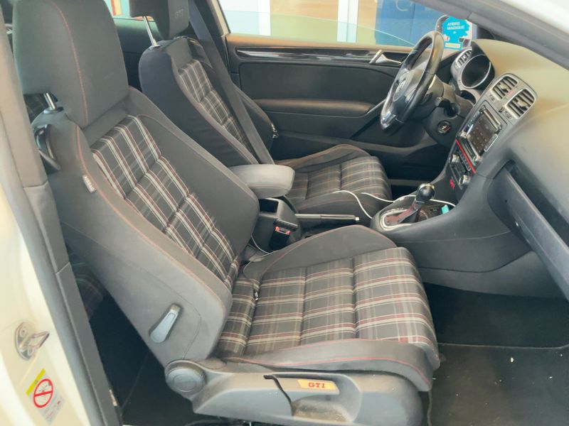 Volkswagen Golf VI 2.0 TSI GTI 2009 – снимка 16