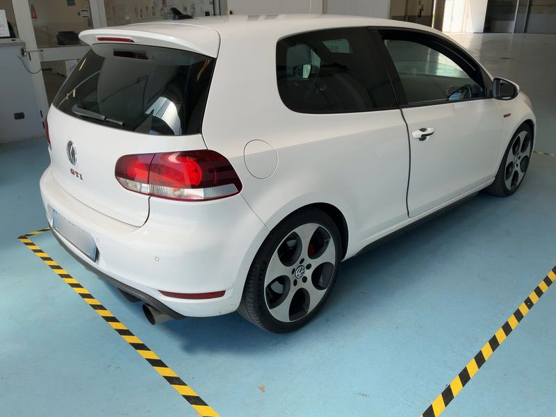 Volkswagen Golf VI 2.0 TSI GTI 2009 – снимка 8