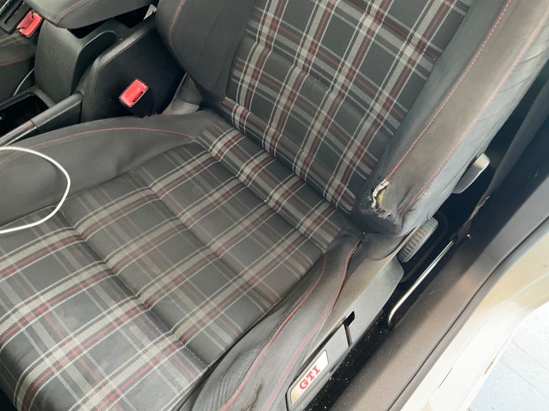 Volkswagen Golf VI 2.0 TSI GTI 2009 – снимка 24