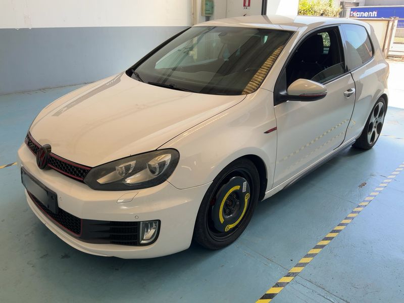 Volkswagen Golf VI 2.0 TSI GTI 2009 – снимка 1