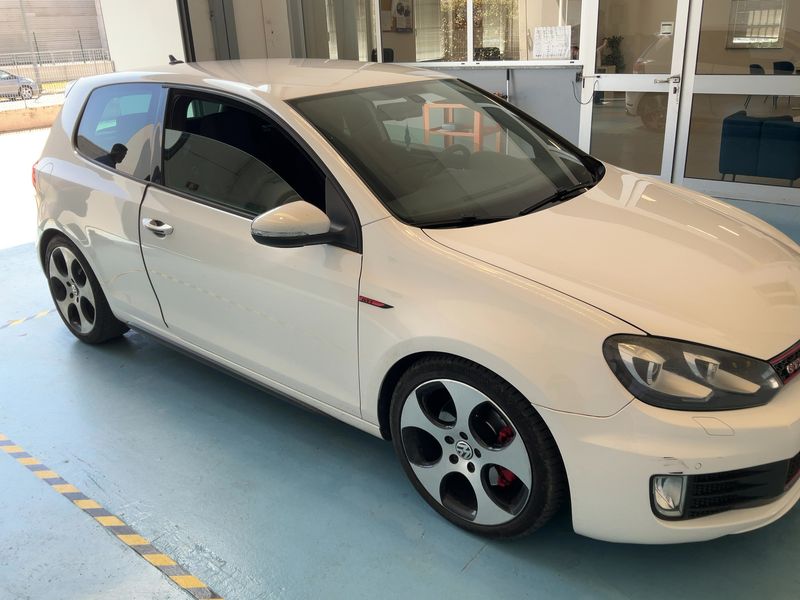 Volkswagen Golf VI 2.0 TSI GTI 2009 – снимка 12