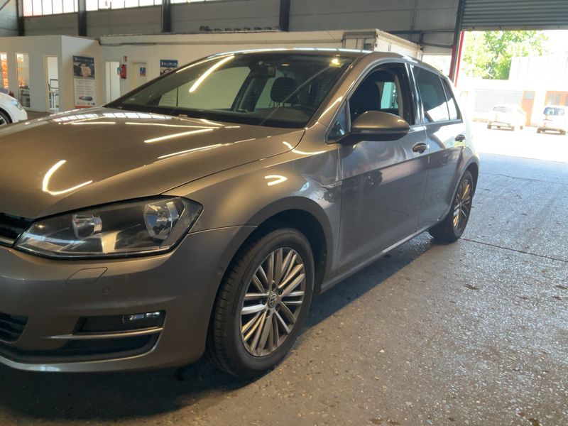 Volkswagen Golf VII 2.0 TDI Cup BlueMotion Tech 2014 – снимка 2