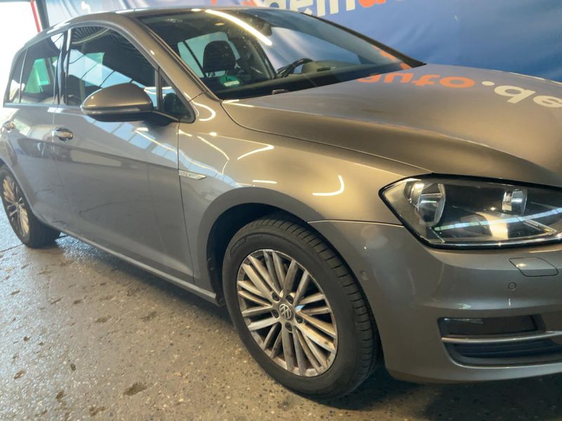 Volkswagen Golf VII 2.0 TDI Cup BlueMotion Tech 2014 – снимка 12
