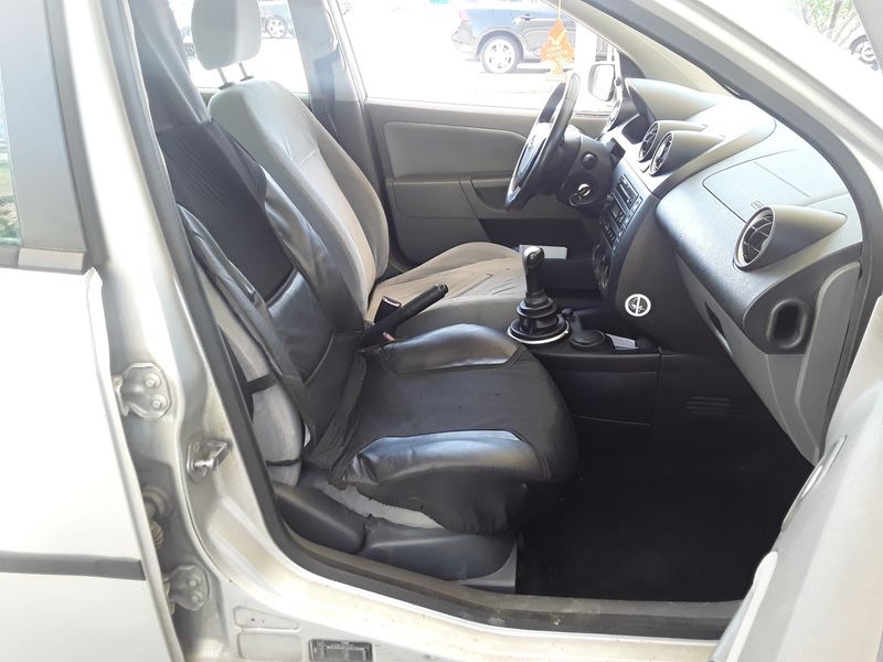 Ford Fiesta 1.25 Ghia 2003 – снимка 3