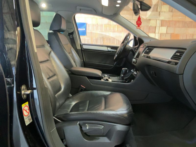 Volkswagen Touareg 3.0 V6 TDI BlueMotion Tech 2011 – снимка 16
