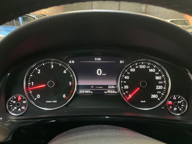 Volkswagen Touareg 3.0 V6 TDI BlueMotion Tech 2011 – снимка 18