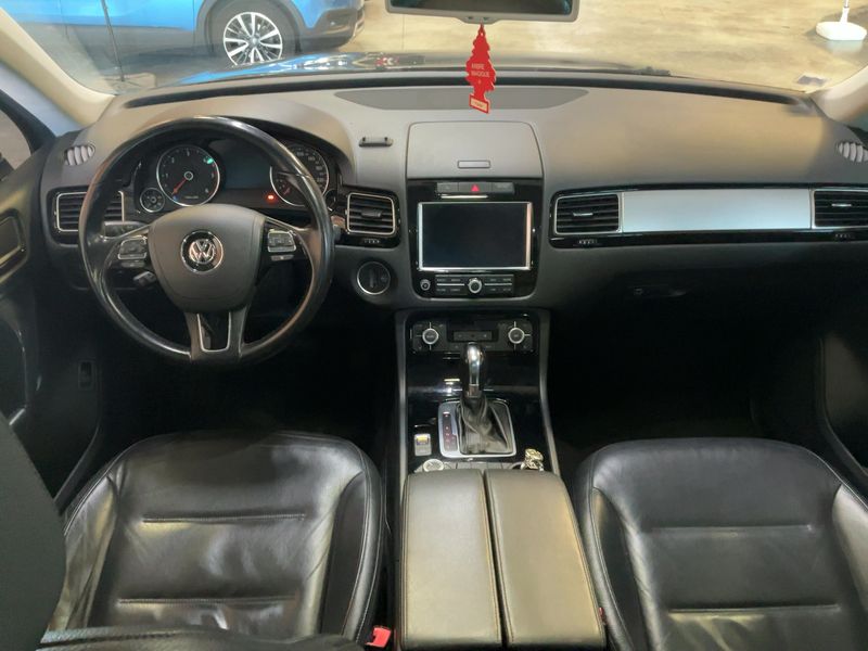 Volkswagen Touareg 3.0 V6 TDI BlueMotion Tech 2011 – снимка 17