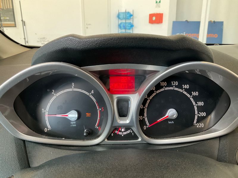 Ford Fiesta 1.4 TDCi Titanium 2012 – снимка 4