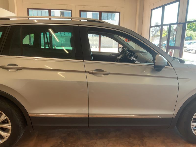 Volkswagen Tiguan 1.6 TDI Business BlueMotion Tech 2019 – снимка 10