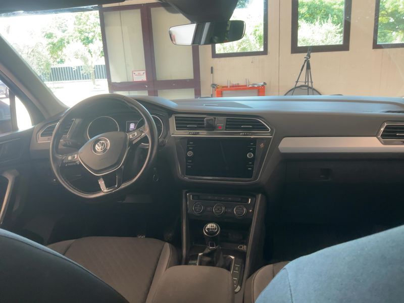Volkswagen Tiguan 1.6 TDI Business BlueMotion Tech 2019 – снимка 17