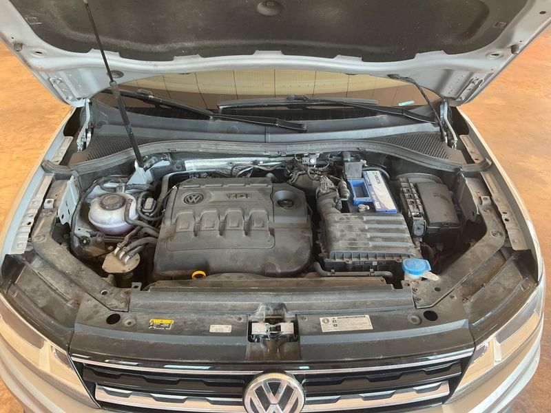 Volkswagen Tiguan 1.6 TDI Business BlueMotion Tech 2019 – снимка 23