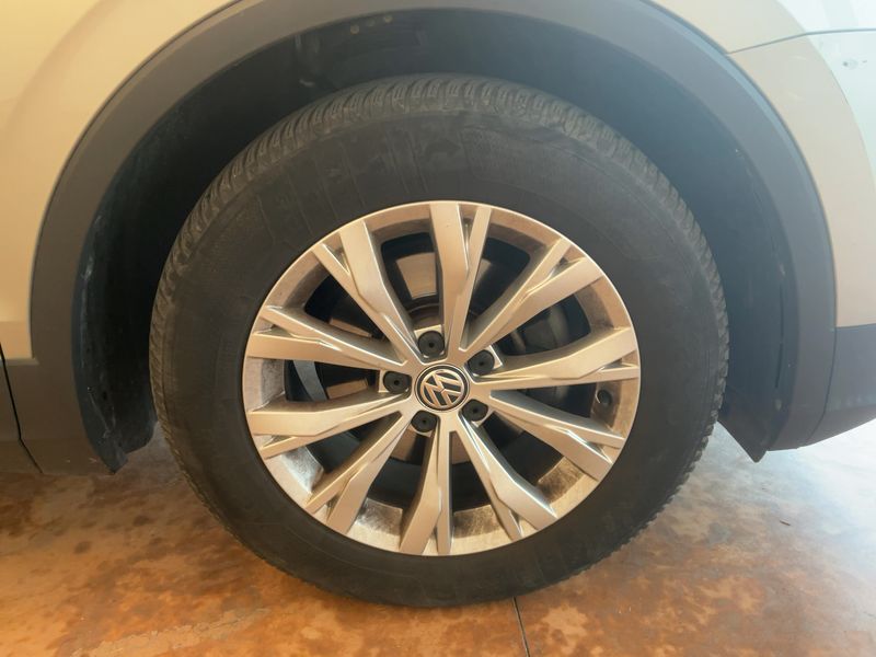 Volkswagen Tiguan 1.6 TDI Business BlueMotion Tech 2019 – снимка 11