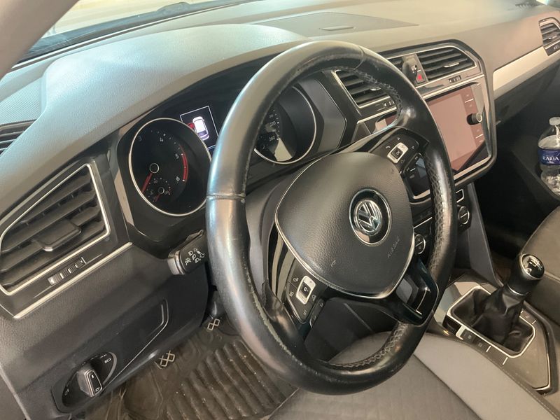 Volkswagen Tiguan 1.6 TDI Business BlueMotion Tech 2019 – снимка 28