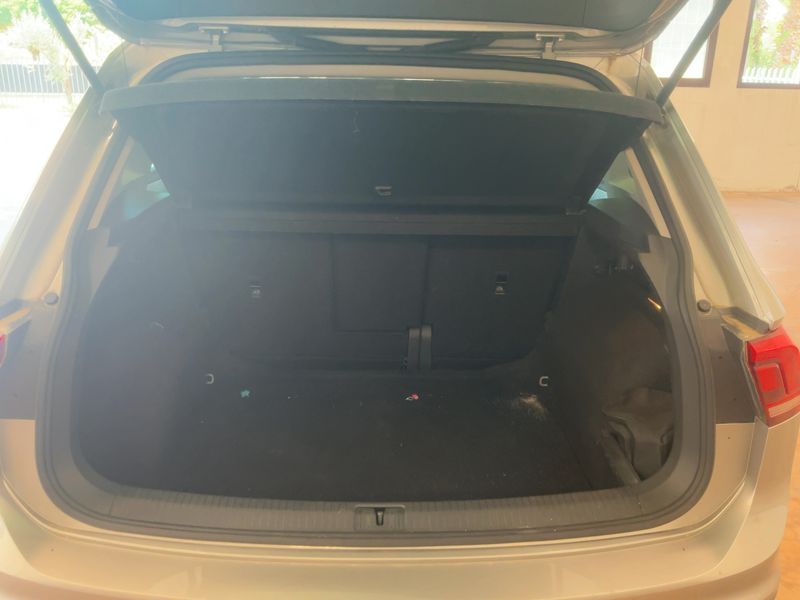 Volkswagen Tiguan 1.6 TDI Business BlueMotion Tech 2019 – снимка 15