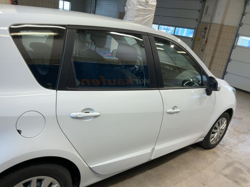 Renault Scenic 1.2 Authentique 2015 – снимка 10