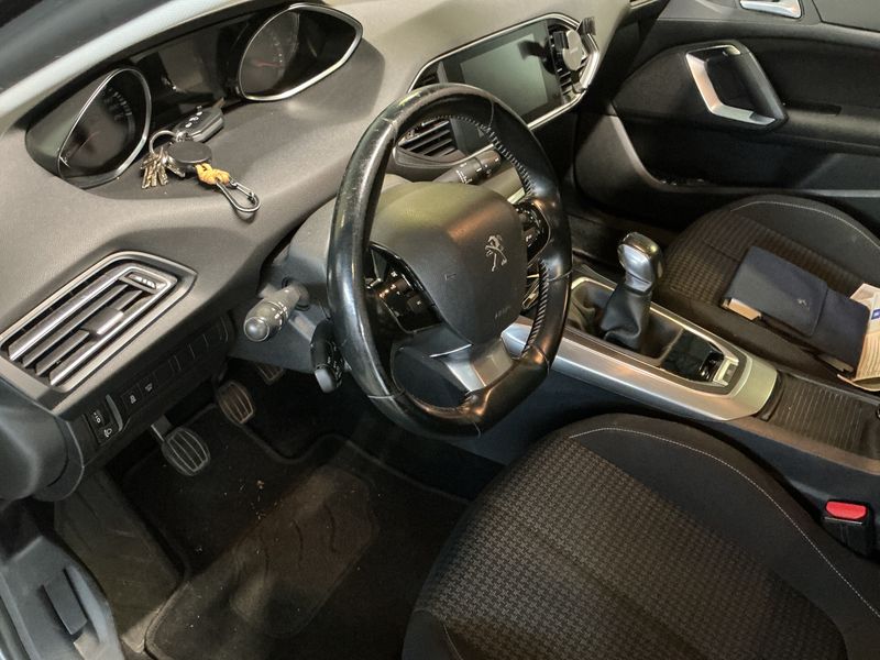 Peugeot 308 1.6 Blue-HDi Allure 2017 – снимка 27