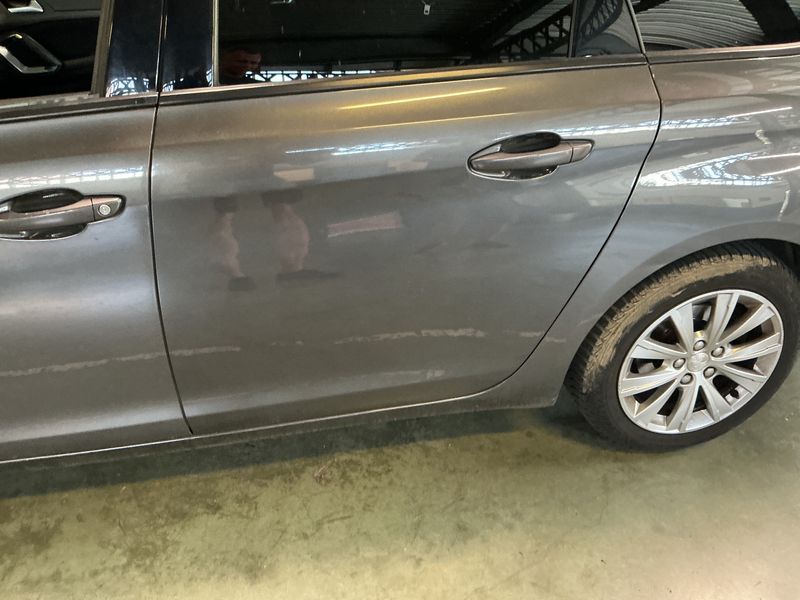Peugeot 308 1.6 Blue-HDi Allure 2017 – снимка 24