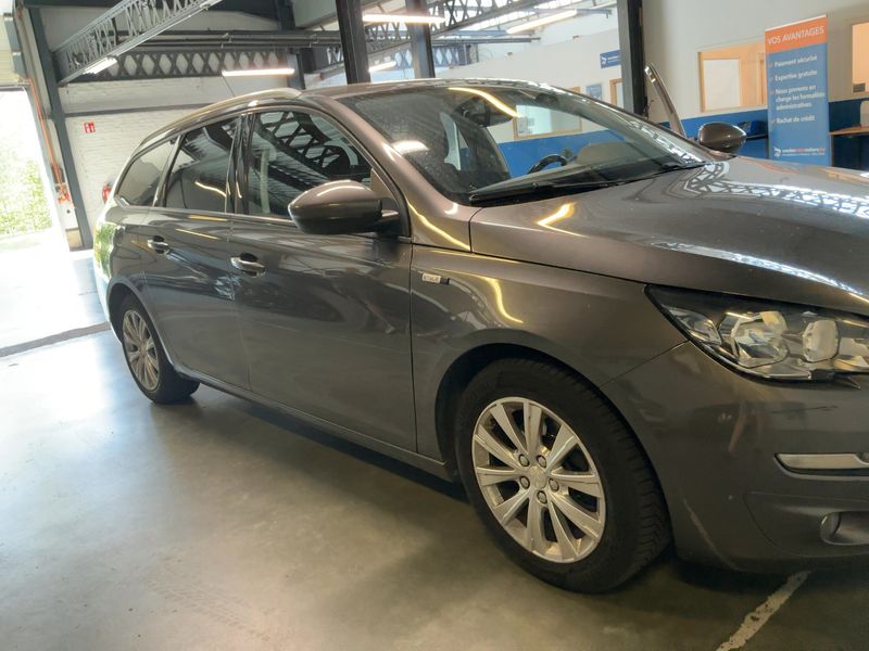 Peugeot 308 1.6 Blue-HDi Allure 2017 – снимка 12