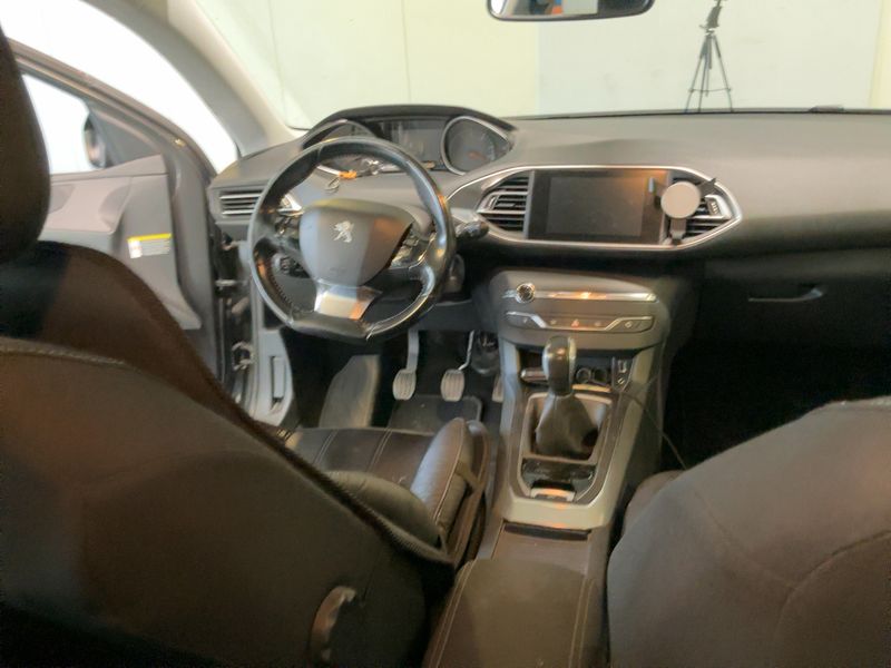 Peugeot 308 1.6 Blue-HDi Allure 2017 – снимка 17