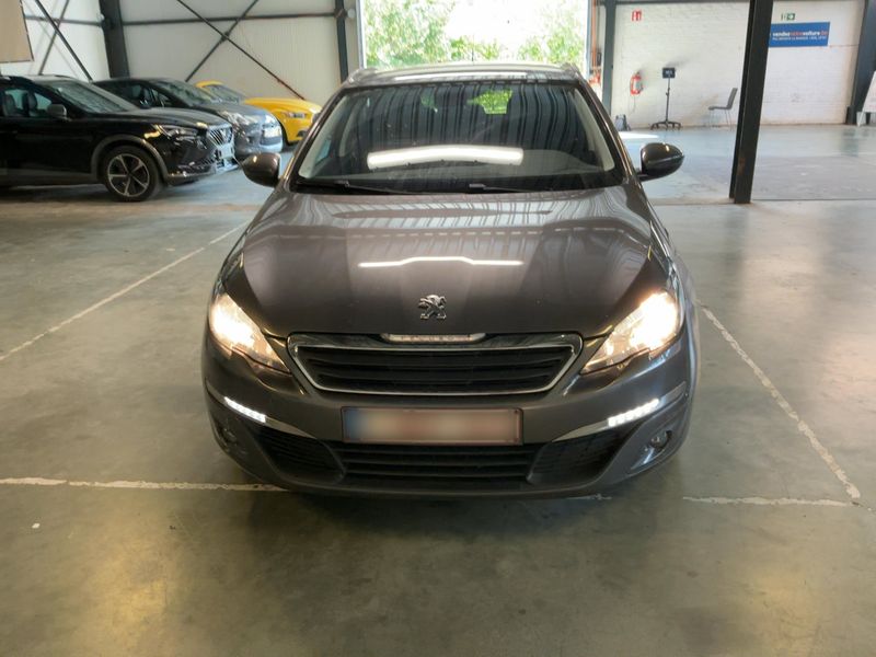 Peugeot 308 1.6 Blue-HDi Allure 2017 – снимка 14