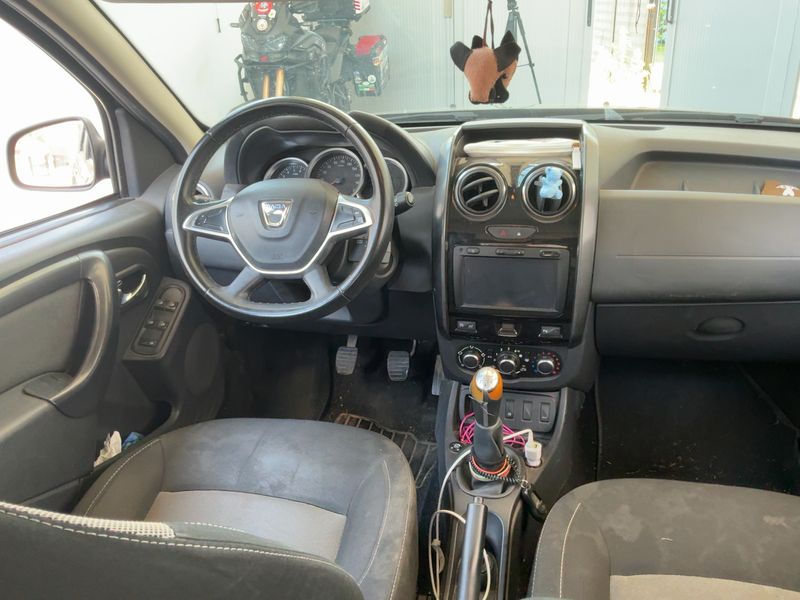 Dacia Duster 1.6 SCe LPG Black Shadow 4x2 2017 – снимка 17