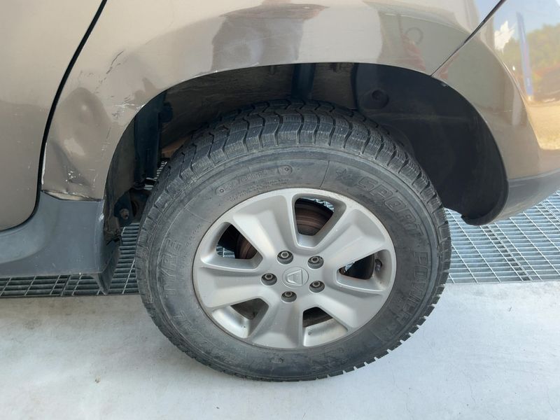 Dacia Duster 1.6 SCe LPG Black Shadow 4x2 2017 – снимка 5