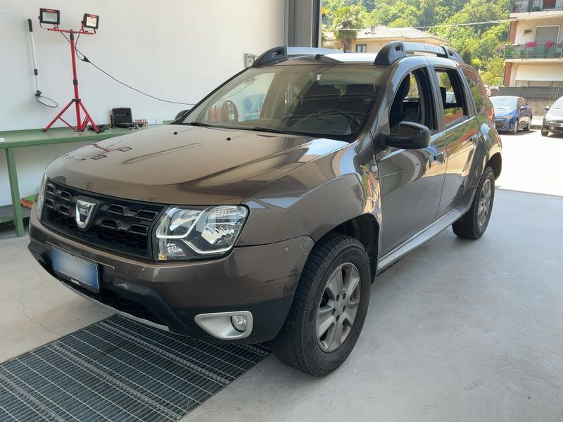 Dacia Duster 1.6 SCe LPG Black Shadow 4x2 2017 – снимка 1