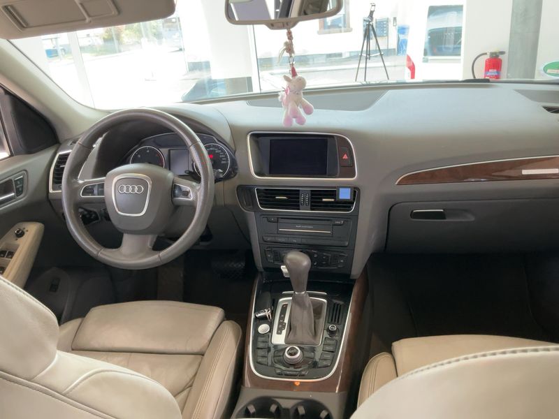 Audi Q5 3.0 V6 TDI quattro 2010 – снимка 17